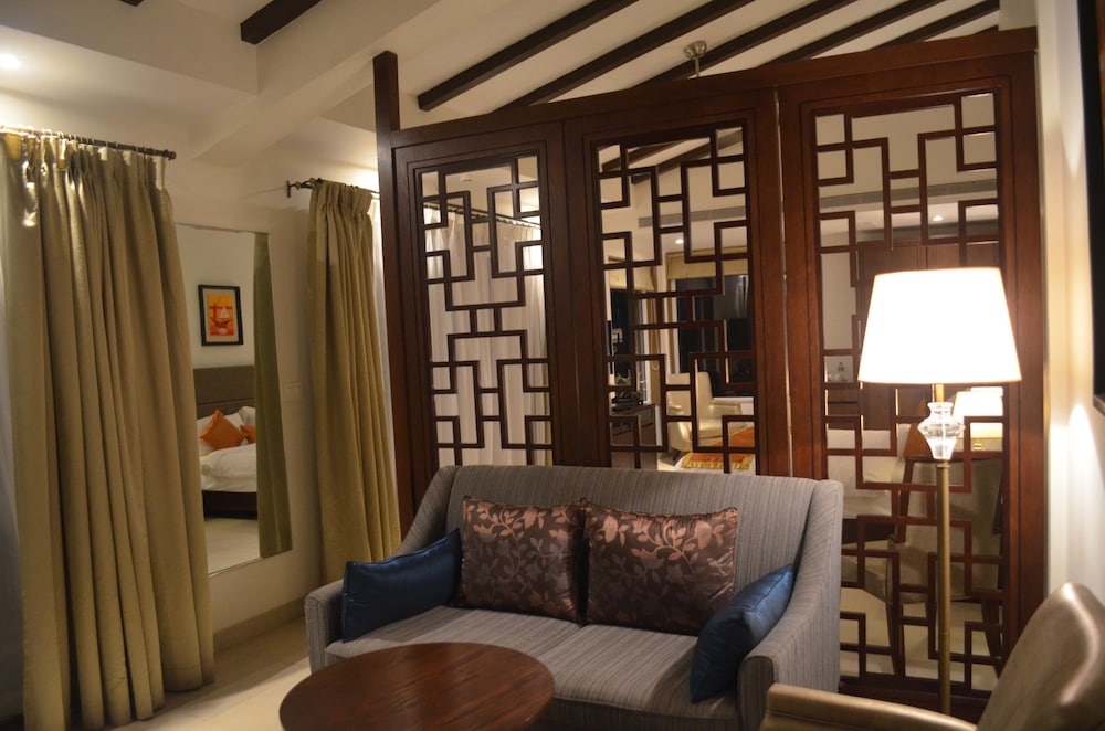Lemon Tree Hotel Candolim Goa — Hotel rooms in Candolim, Goa