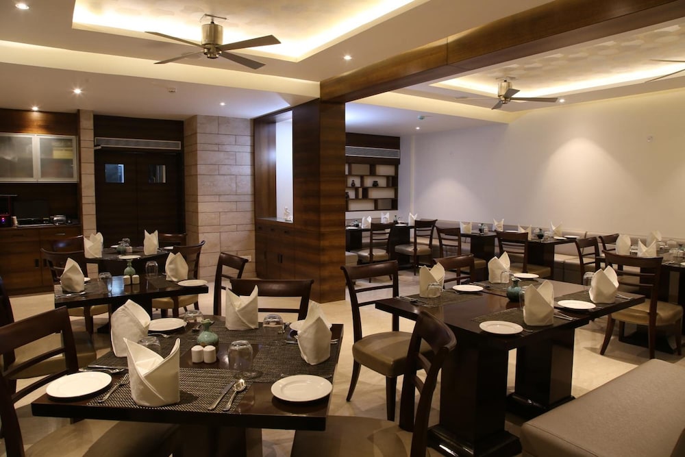 Lemon Tree Hotel Candolim Goa — Restaurant & bars in Candolim, Goa