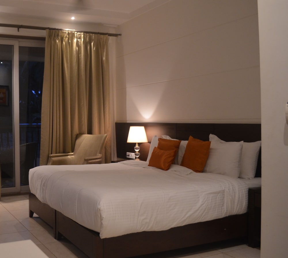 Lemon Tree Hotel Candolim Goa — Hotel rooms in Candolim, Goa