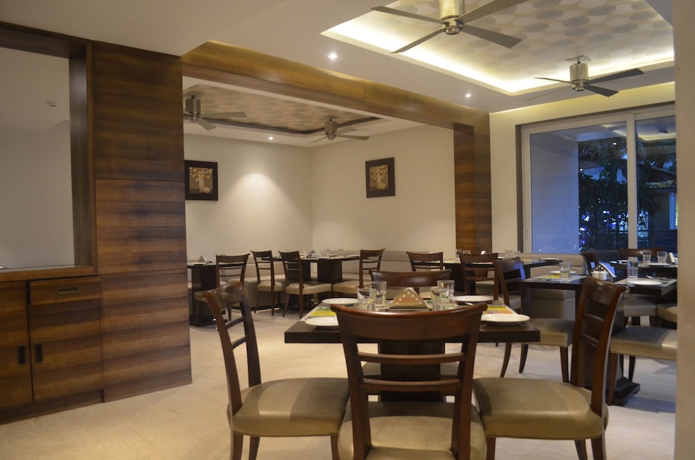 Lemon Tree Hotel Candolim Goa — Restaurant & bars in Candolim, Goa