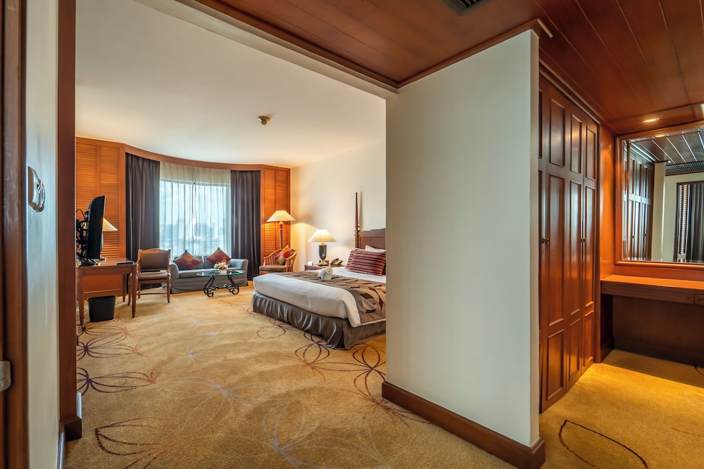 Century Park Hotel — Hotel rooms in Bangkok, Bangkok