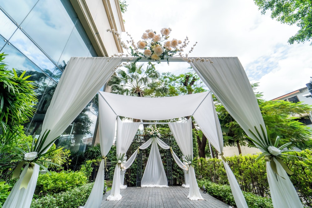 Century Park Hotel — Hotel building in Bangkok, Bangkok
