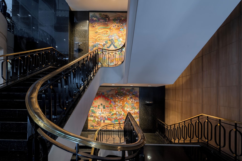 Century Park Hotel — Hotel building in Bangkok, Bangkok
