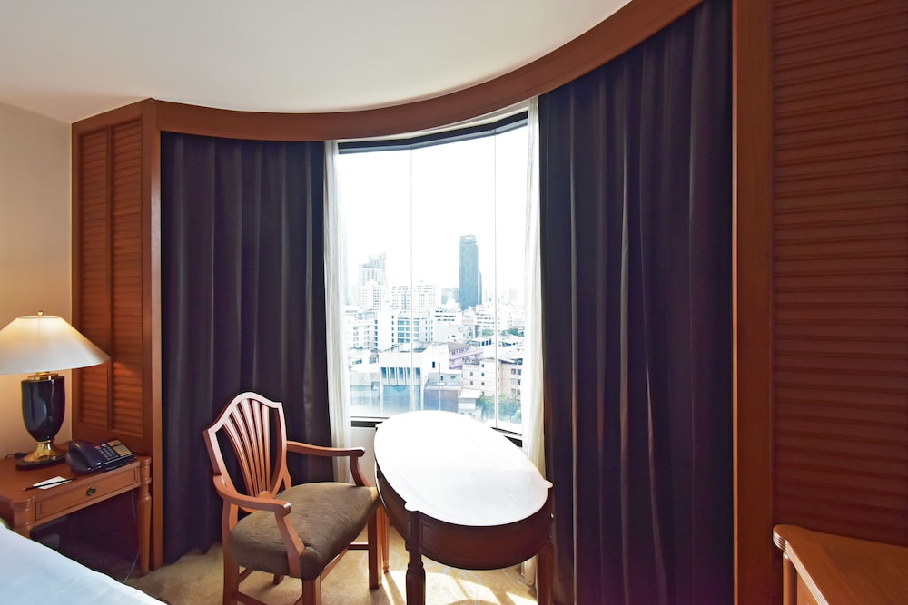 Century Park Hotel — Hotel rooms in Bangkok, Bangkok
