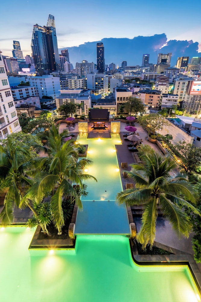 Century Park Hotel — Swimming pool in Bangkok, Bangkok