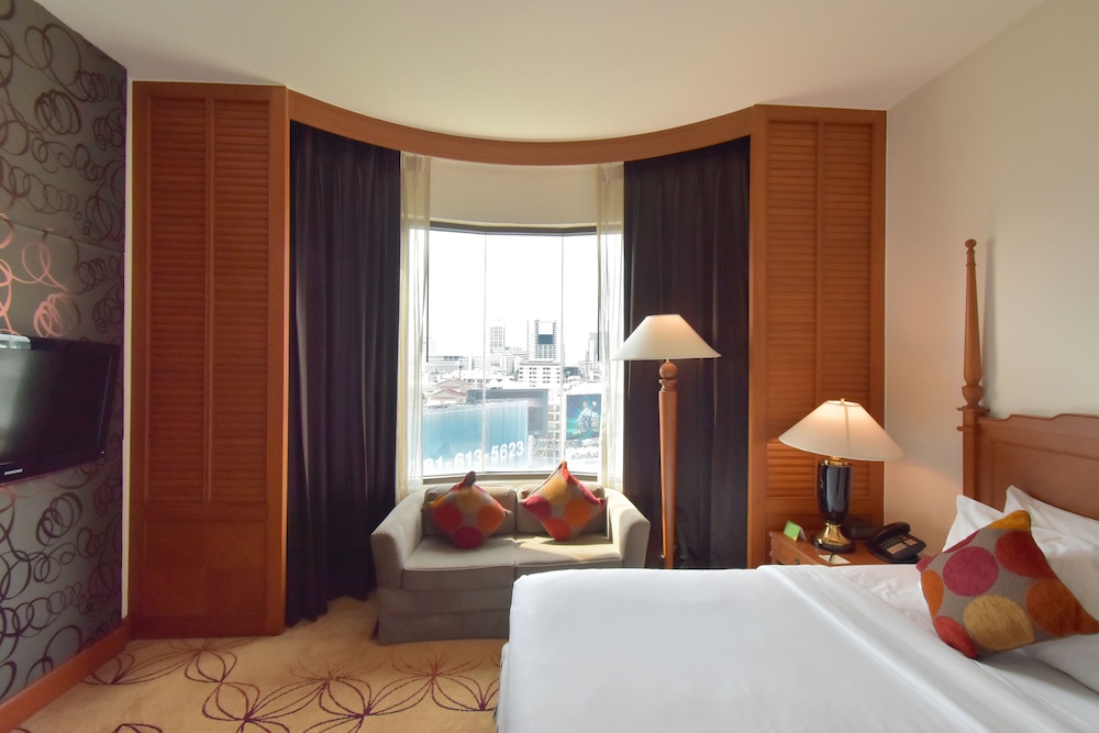 Century Park Hotel — Hotel rooms in Bangkok, Bangkok