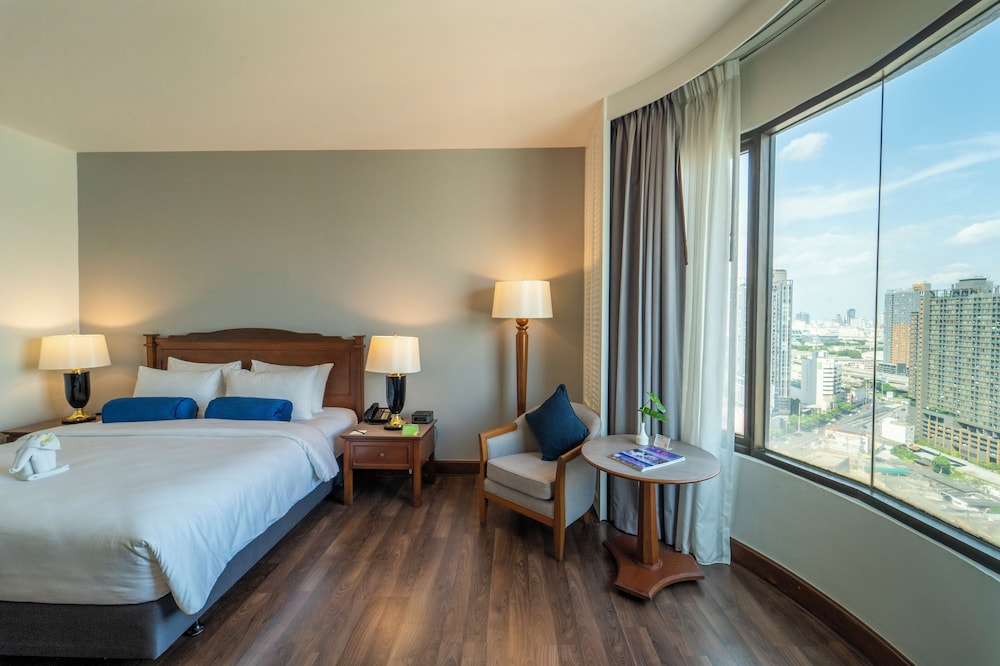 Century Park Hotel — Hotel rooms in Bangkok, Bangkok