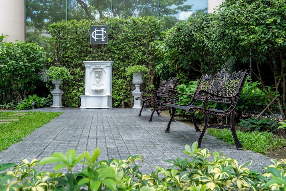 Century Park Hotel — Hotel building in Bangkok, Bangkok