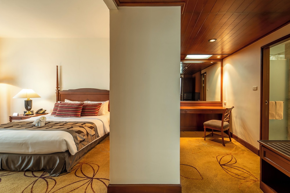 Century Park Hotel — Hotel rooms in Bangkok, Bangkok