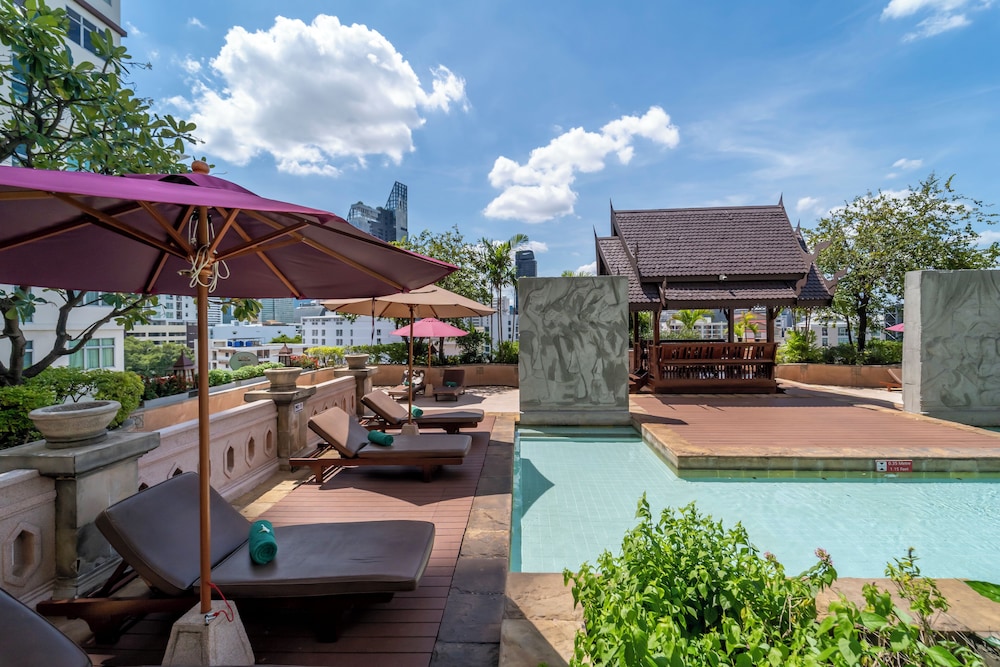 Century Park Hotel — Swimming pool in Bangkok, Bangkok