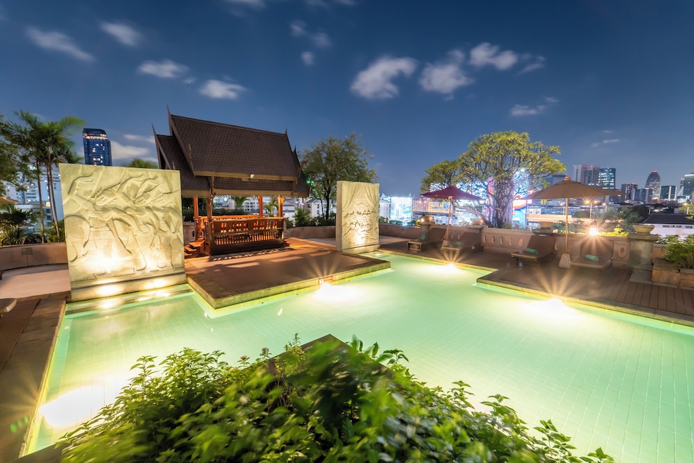 Century Park Hotel — Swimming pool in Bangkok, Bangkok