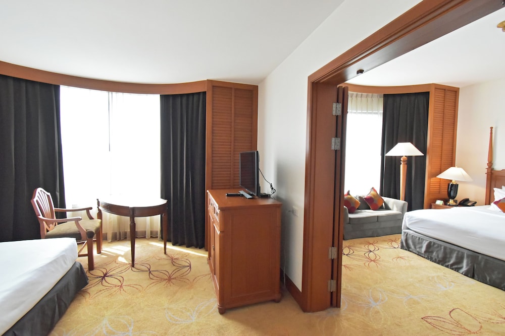 Century Park Hotel — Hotel rooms in Bangkok, Bangkok