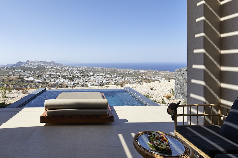 North Santorini - A Luxury Spa Hotel — Swimming pool in Pyrgos Kallistis, South Aegean