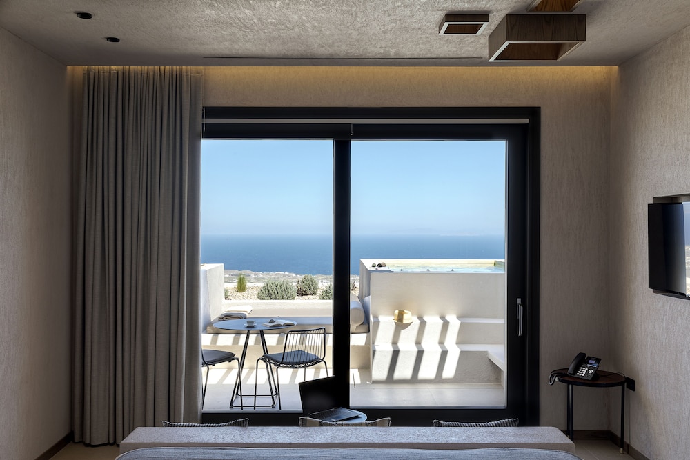 North Santorini - A Luxury Spa Hotel — Hotel rooms in Pyrgos Kallistis, South Aegean