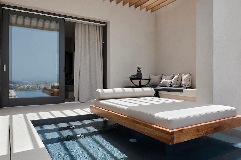 North Santorini - A Luxury Spa Hotel — Hotel rooms in Pyrgos Kallistis, South Aegean