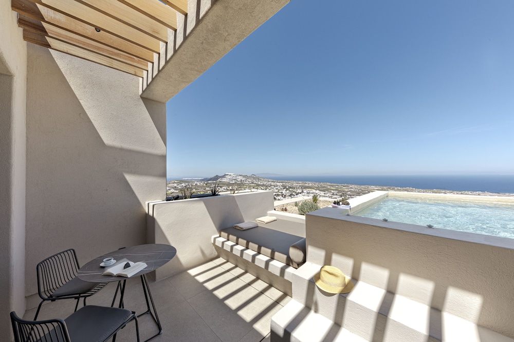 North Santorini - A Luxury Spa Hotel — Hotel rooms in Pyrgos Kallistis, South Aegean