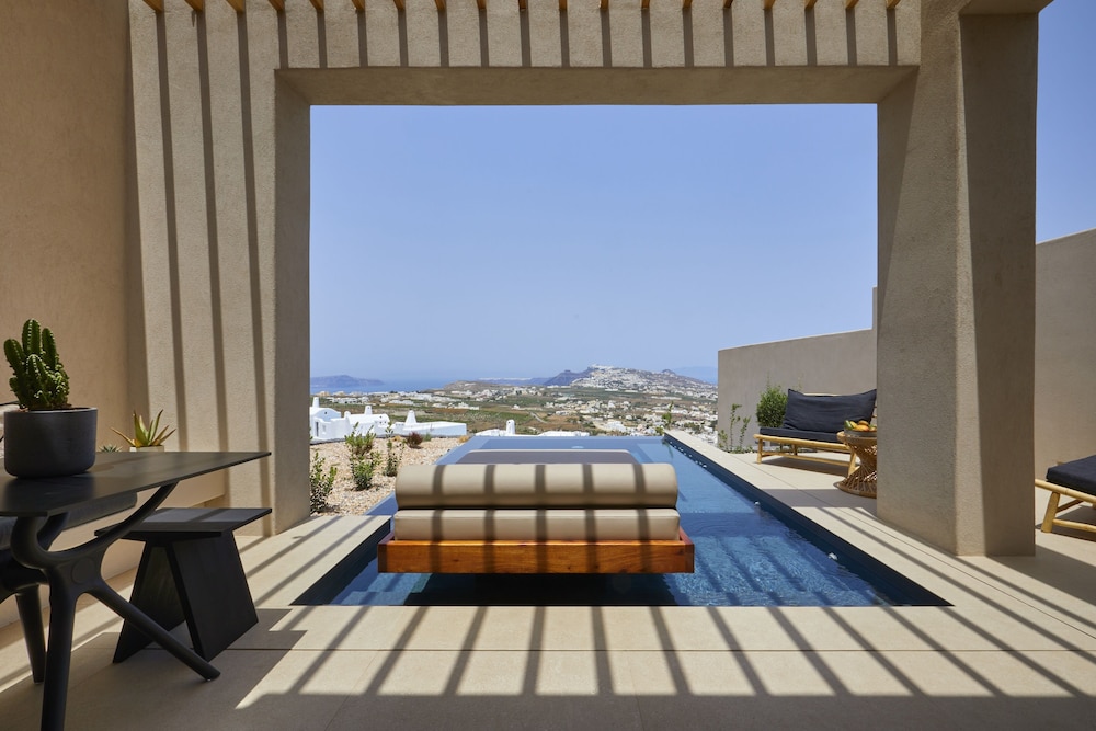 North Santorini - A Luxury Spa Hotel — Hotel rooms in Pyrgos Kallistis, South Aegean