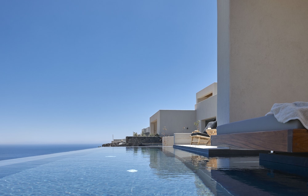 North Santorini - A Luxury Spa Hotel — Swimming pool in Pyrgos Kallistis, South Aegean