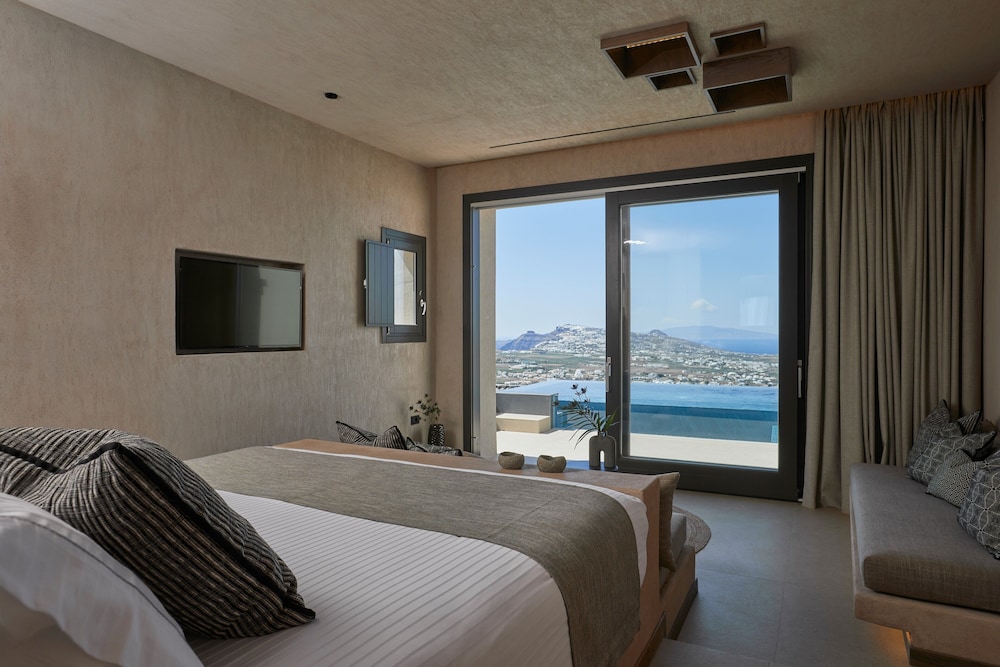 North Santorini - A Luxury Spa Hotel — Hotel rooms in Pyrgos Kallistis, South Aegean