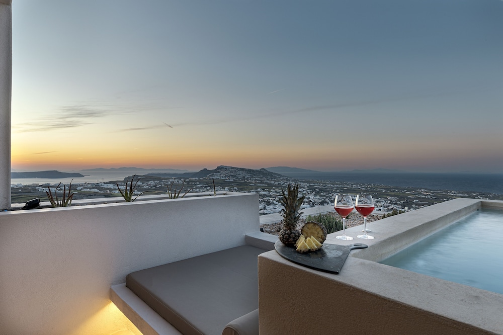 North Santorini - A Luxury Spa Hotel — Hotel rooms in Pyrgos Kallistis, South Aegean
