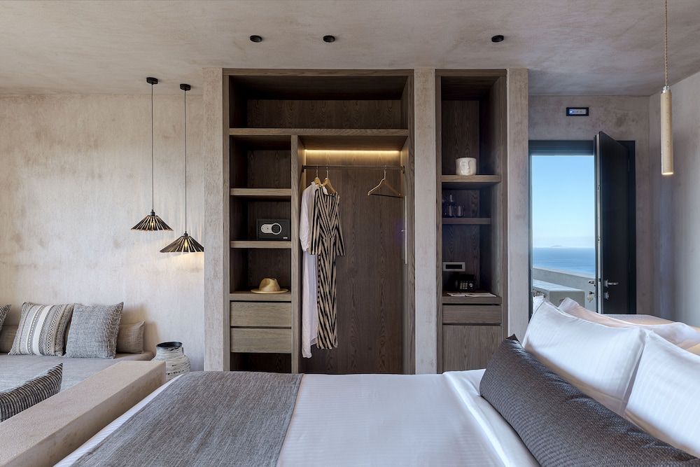 North Santorini - A Luxury Spa Hotel — Hotel rooms in Pyrgos Kallistis, South Aegean