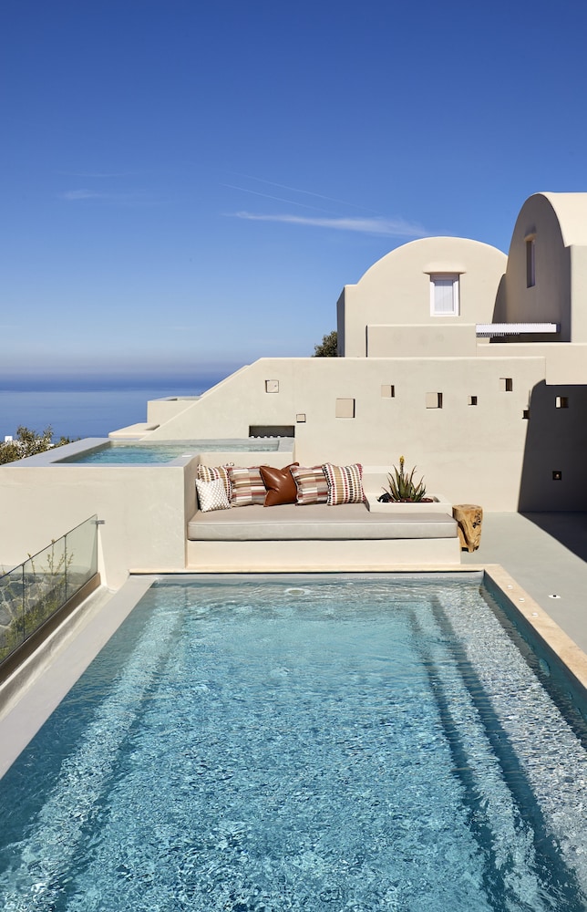 North Santorini - A Luxury Spa Hotel — Swimming pool in Pyrgos Kallistis, South Aegean