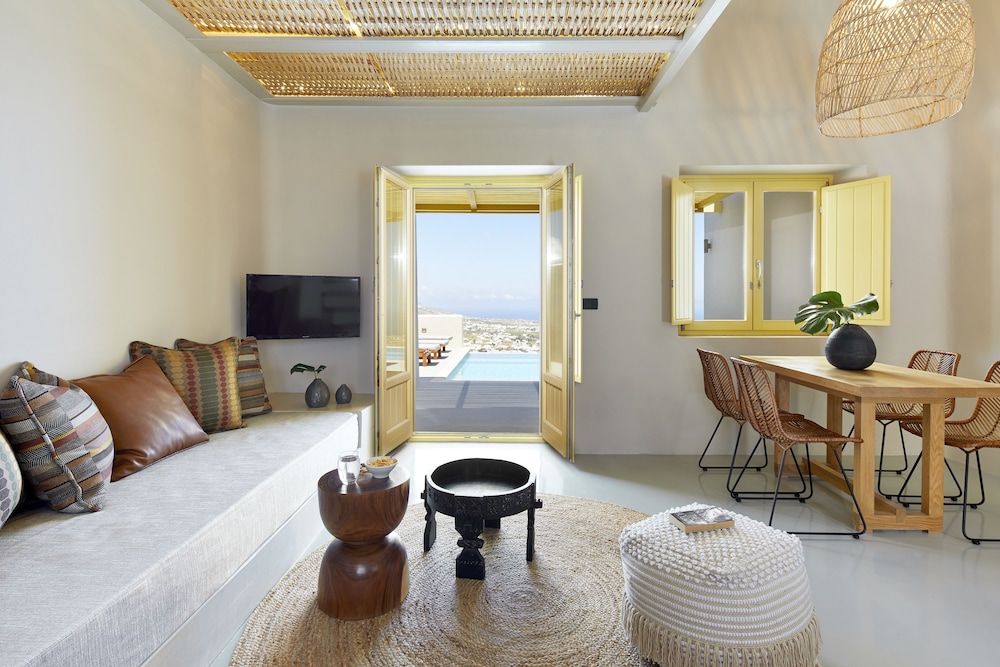 North Santorini - A Luxury Spa Hotel — Hotel rooms in Pyrgos Kallistis, South Aegean