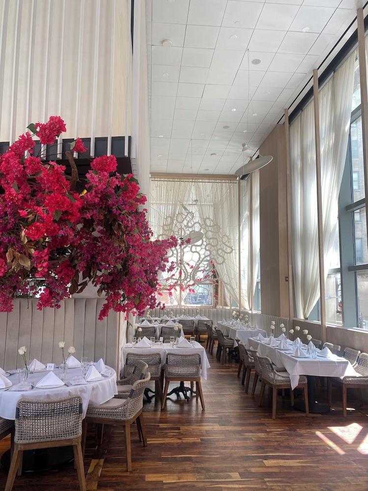 The Washington — Restaurant & bars in New York City, New York State