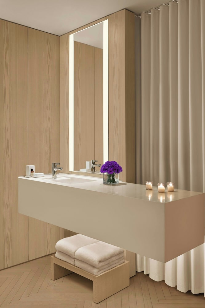 The Times Square EDITION — Spa in New York City, New York State