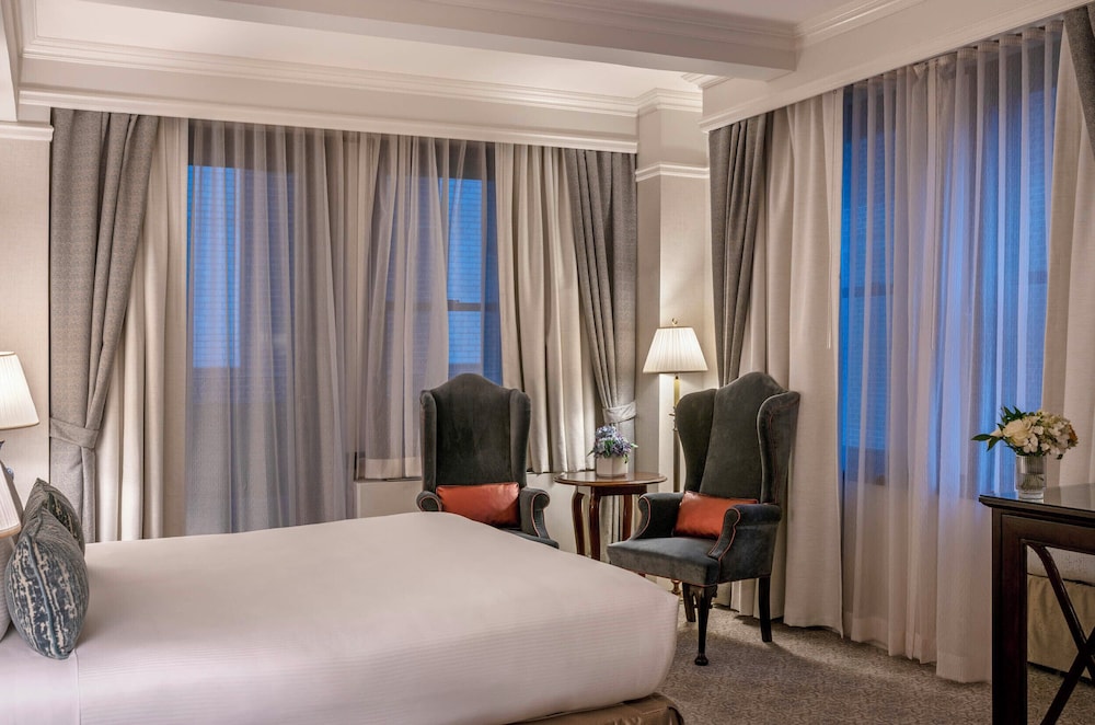 Warwick New York — Hotel rooms in New York City, New York State