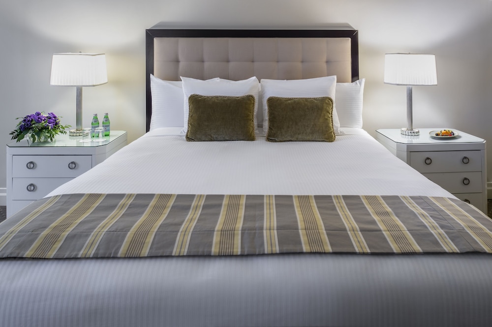 Warwick New York — Hotel rooms in New York City, New York State