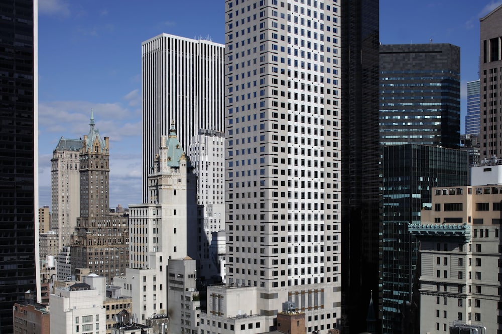 Warwick New York — Hotel building in New York City, New York State