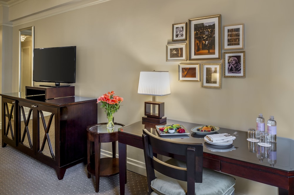 Warwick New York — Hotel rooms in New York City, New York State