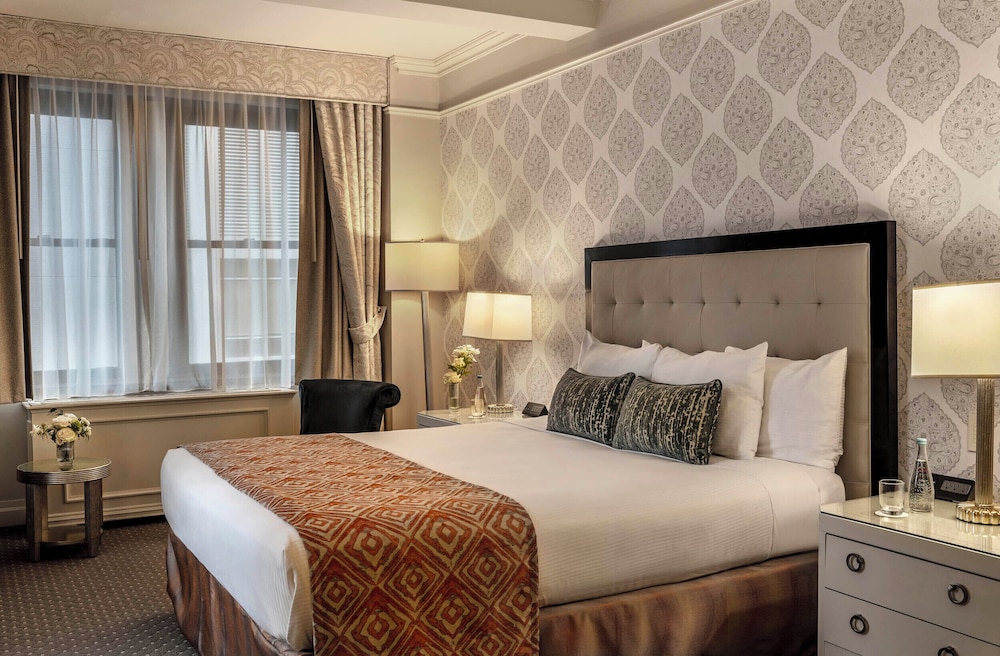 Warwick New York — Hotel rooms in New York City, New York State
