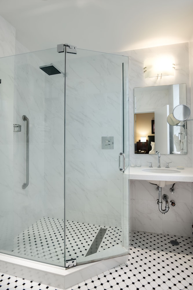 Washington Square Hotel by Library Hotel Collection — Hotel rooms in New York City, New York State