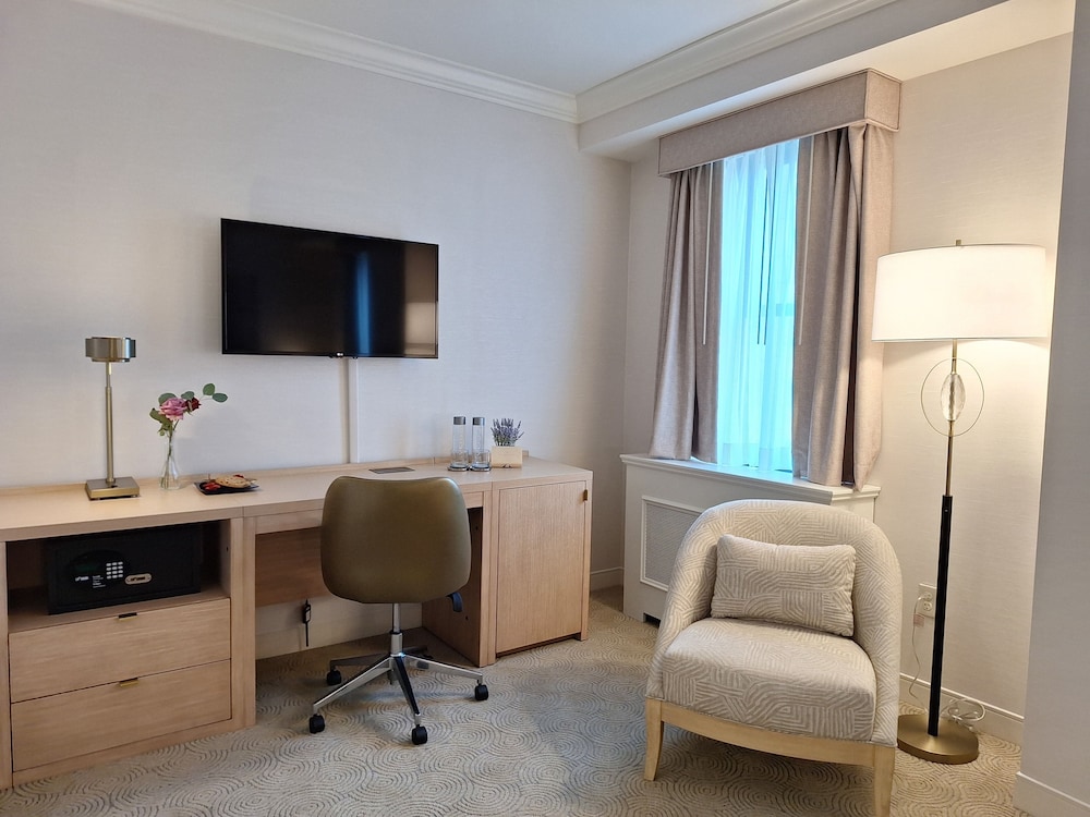 Warwick Allerton - Chicago — Hotel rooms in Chicago, Illinois