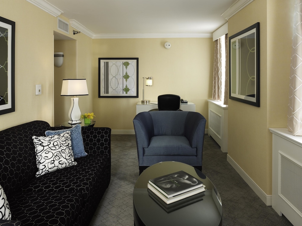 Warwick Allerton - Chicago — Hotel rooms in Chicago, Illinois