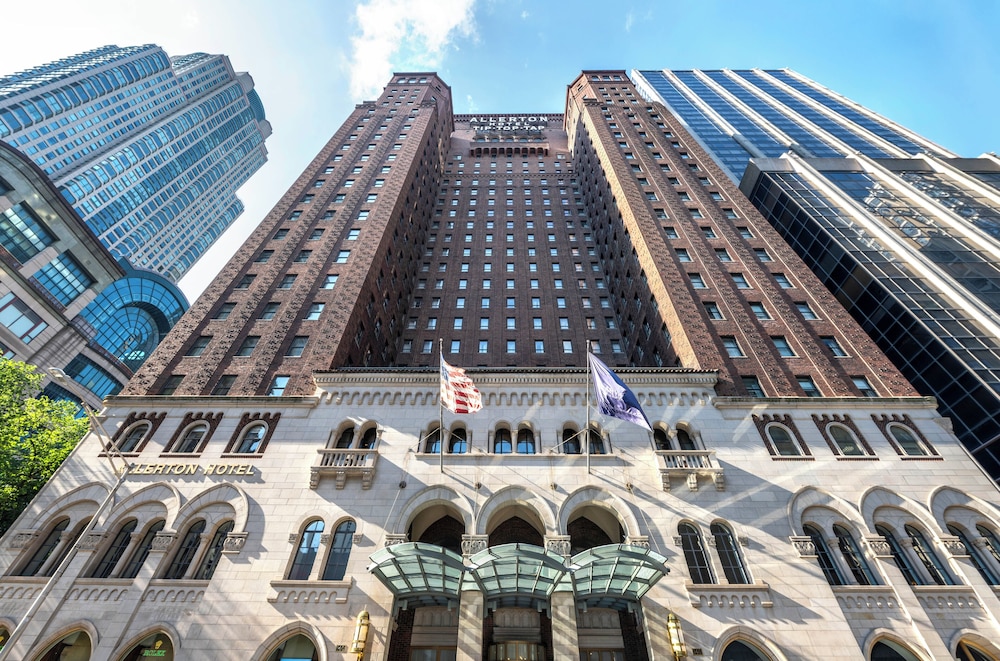 Warwick Allerton - Chicago — Hotel building in Chicago, Illinois