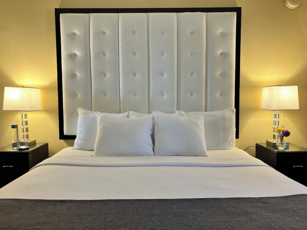 Warwick Allerton - Chicago — Hotel rooms in Chicago, Illinois