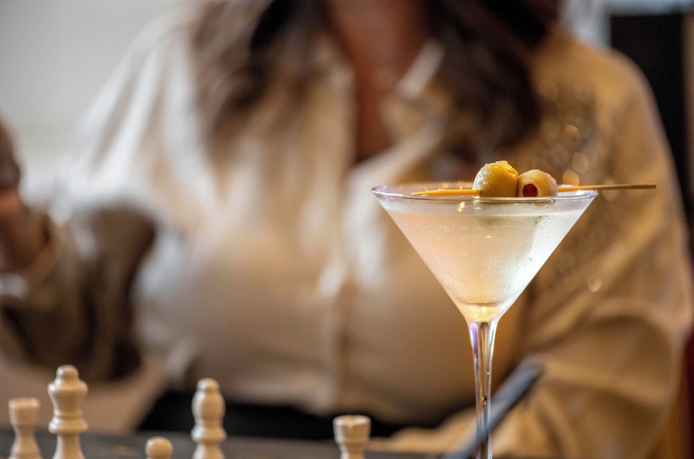 Warwick Allerton - Chicago — Restaurant & bars in Chicago, Illinois