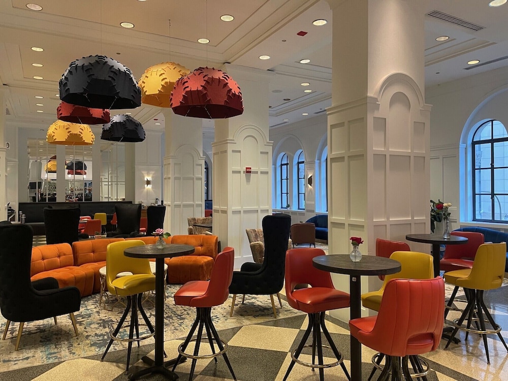 Warwick Allerton - Chicago — Restaurant & bars in Chicago, Illinois