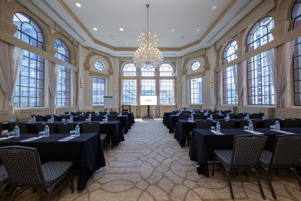 Warwick Allerton - Chicago — Hotel building in Chicago, Illinois