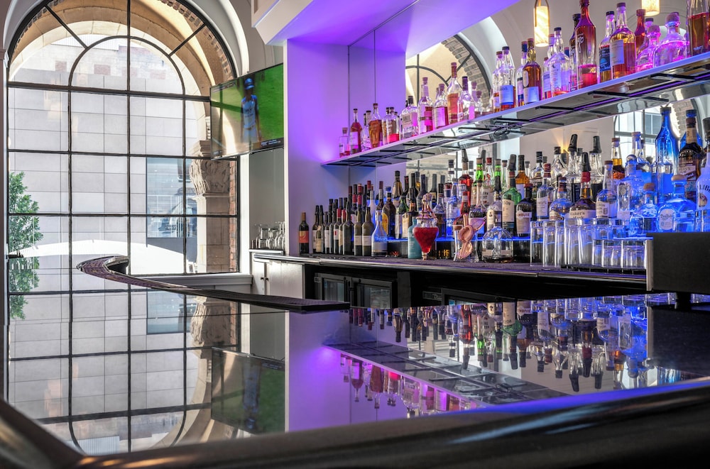 Warwick Allerton - Chicago — Restaurant & bars in Chicago, Illinois