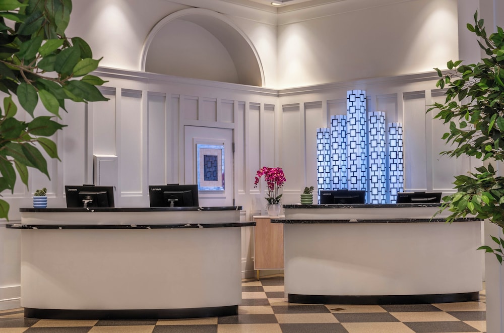 Warwick Allerton - Chicago — Hotel building in Chicago, Illinois