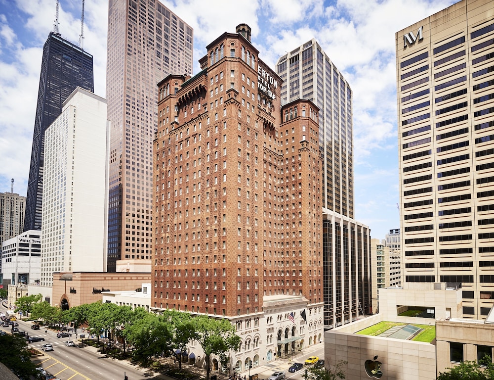 Warwick Allerton - Chicago — Hotel building in Chicago, Illinois