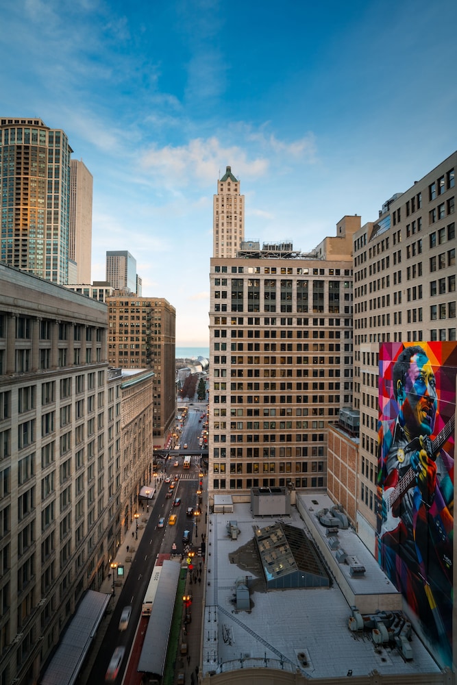 Staypineapple, An Iconic Hotel, The Loop — Attractions in the area in Chicago, Illinois