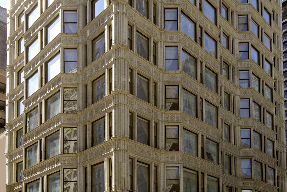 Staypineapple, An Iconic Hotel, The Loop — Main photo in Chicago, Illinois