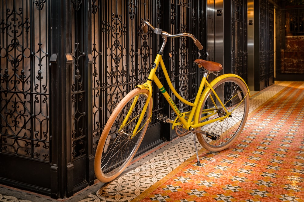 Staypineapple, An Iconic Hotel, The Loop — Hotel building in Chicago, Illinois