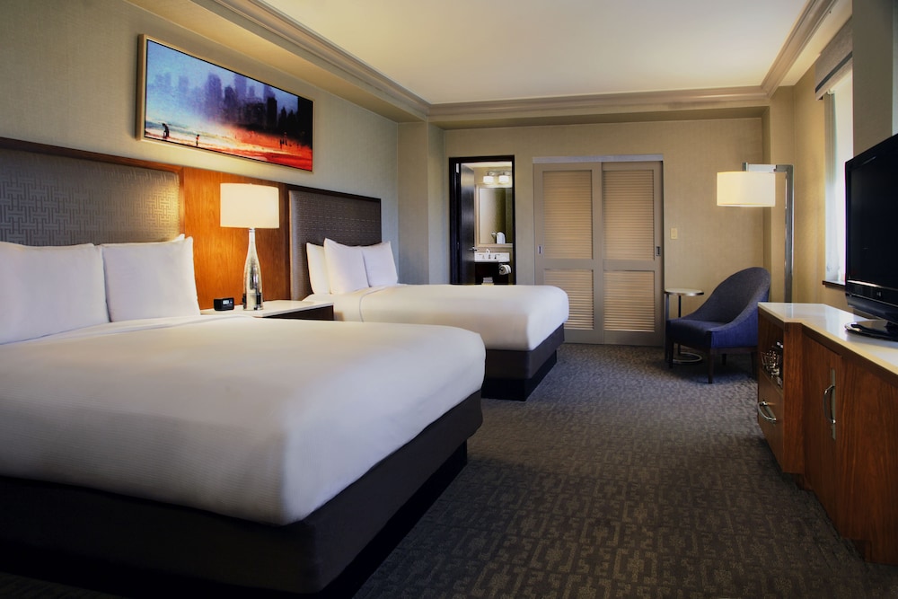 Hilton Chicago — Hotel rooms in Chicago, Illinois