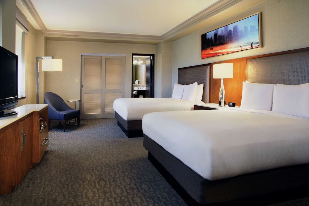 Hilton Chicago — Hotel rooms in Chicago, Illinois